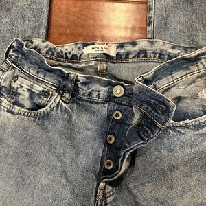 Moussy Vintage high rise straight leg jean
Size 27 but fits like a 28